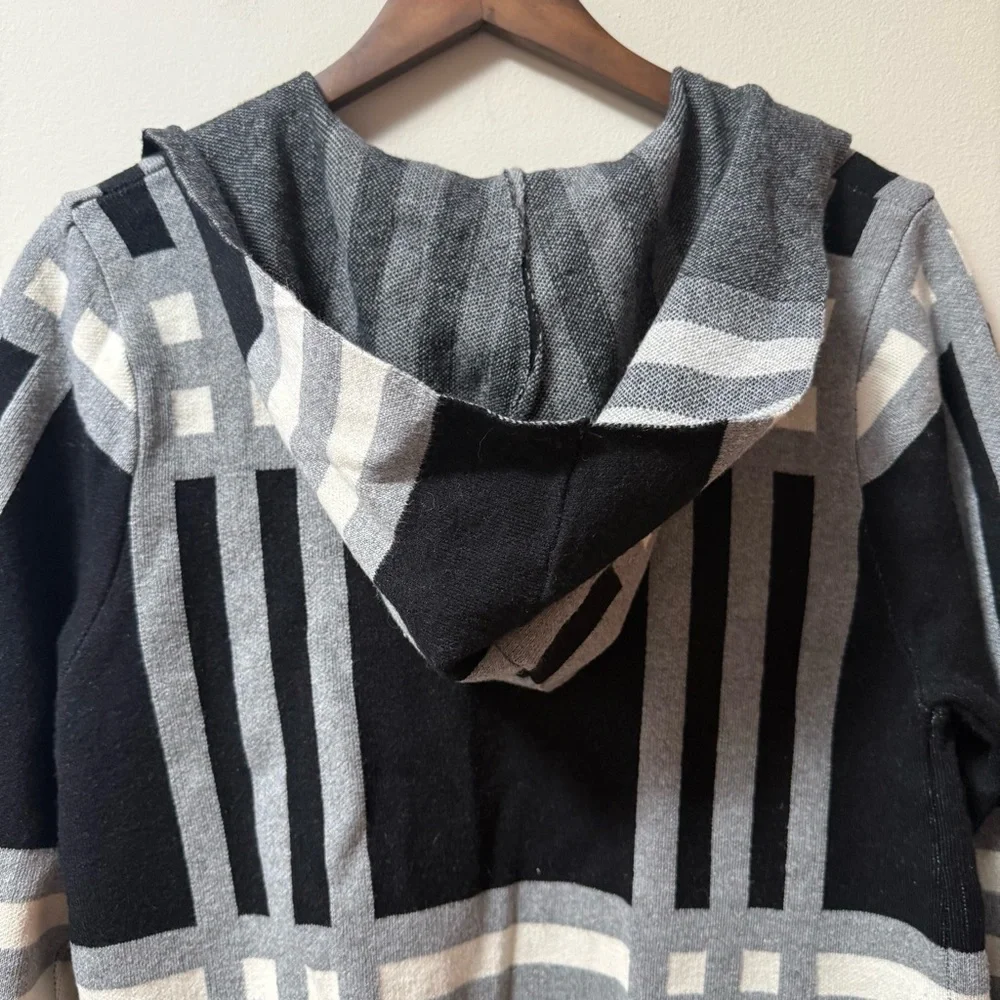 NWT Oliver O. Patterned Cardigan